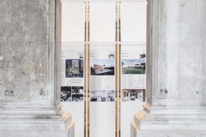 Casaplatform (particolare rapporto colonna-tele), SET, Biennale Venezia, 2021, foto di Marco Cappelletti